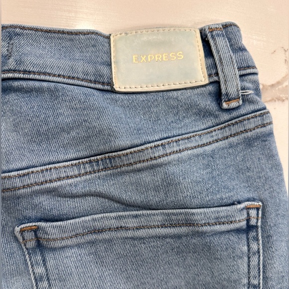 🌸Express Bermuda High Rise Shorts Size 8🌸 - Picture 2 of 7